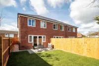 Perfect Booking 3 Bed Spacious Parking