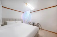 Changwon Masan Petit Hotel