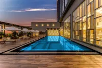 Lemon Tree Premier, Bhubaneswar - Pools