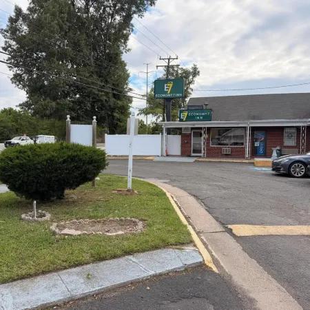 Economy 7 Inn Near Hampton University VA