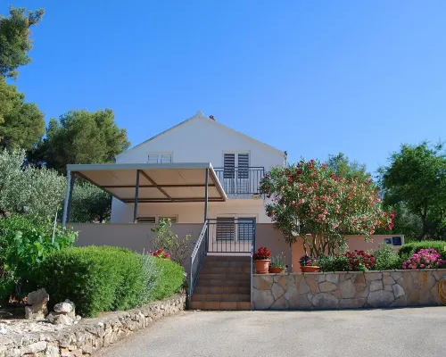 Apartment Lili Hoteles en Splitska