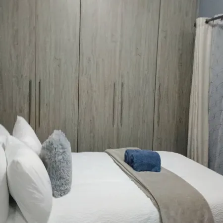 Crompton Guesthouse 786