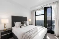 Luminesque Skyhome, Stunning Views, 2 Carparks - 2-نجوم