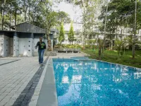 Kolaahalam Mainland Resorts & Spa - Pools