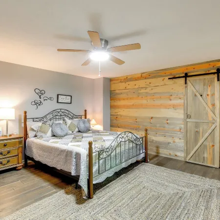 Hiawassee Porch: Getaway Near River, Lake & Trails