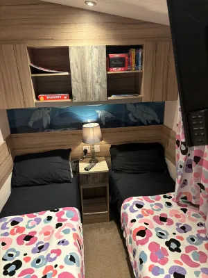 Cozy 3 Bedroom Mobile Home in Longniddry, Perfect for Families - 2-Star