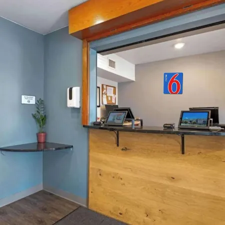 Motel 6 Suites Cincinnati Sharonville, OH