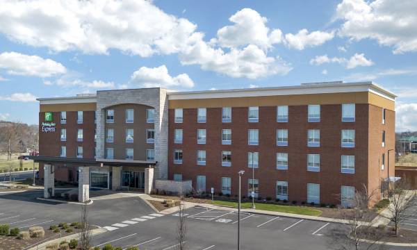 Holiday Inn Express Spring Hill by IHG