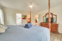 Pet-Friendly Kalkaska Home ~ 19 Mi to Torch Lake! - parking