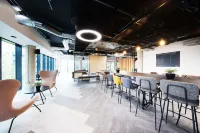 Student Only White Rose View - 2-Star