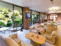 Yuraku Hotel - bar