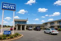 Trade Wind Motel Jacksonville TX US 69 - parkir
