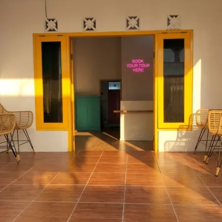 Decasa Female House