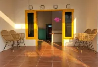 Decasa Female House - 3-Sterne