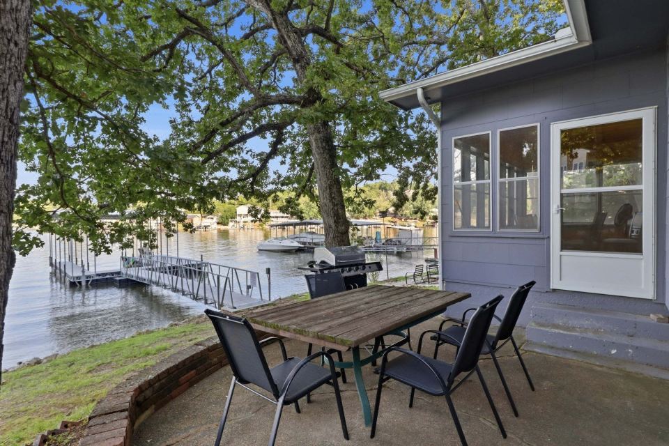Photo 5 of 6