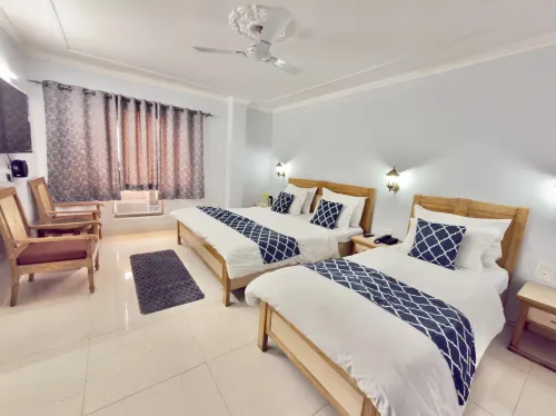 Hotel Shubham Holidays - bar