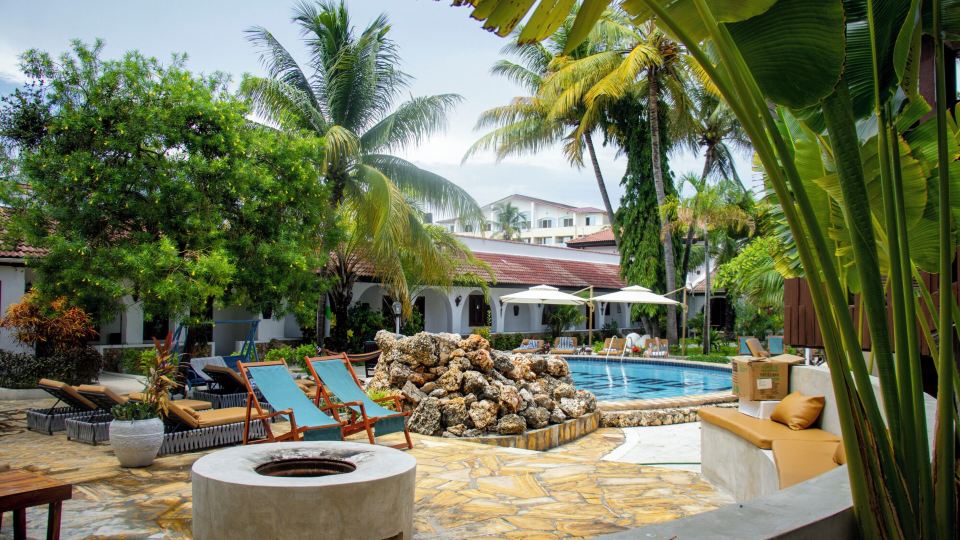 Best Western Jangwani Sea Breeze Hotel