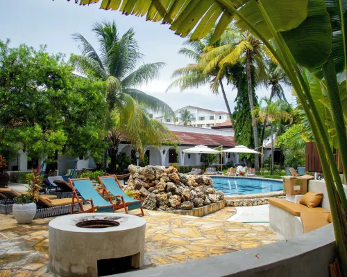 Best Western Jangwani Sea Breeze Hotel ウォーター・ワールド周辺のホテル