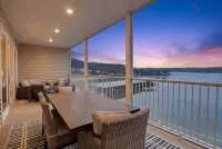 Peaceful, Newly Built Lakefront Condo, w/ PWC Slip, Screened Balcony, 2 Pools & Elevator - Homestay