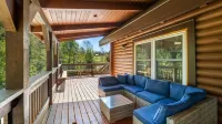 Luxury 8BR Mountain Lodge Hot Tub Fire Pit - 3-Star