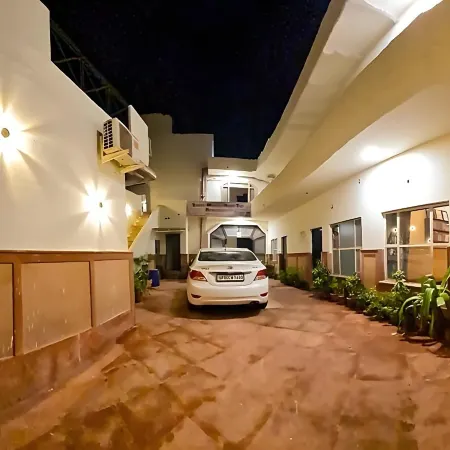 Hotel Kamal Nearest to Taj Mahal