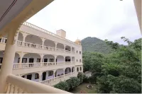 Atulya Niwas - Aravali Views - con vista montagne
