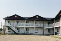 Langham Motel - Motels