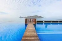 Courtyard Mazatlan Beach Resort - Pools