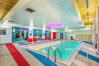Aloft Anchorage - piscina