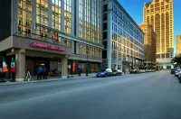 Hampton Inn & Suites Milwaukee-Downtown - 2-Star