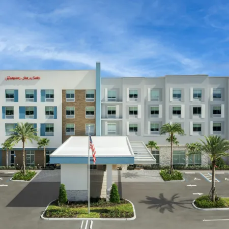 Hampton Inn and Suites by Hilton Naples South