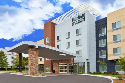 Fairfield Inn & Suites Birmingham Colonnade/Grandview - breakfast