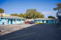 Aladdin Motel by OYO Merritt Island - Motels