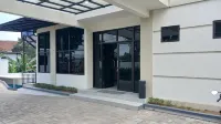 The Loein Hotel Purwokerto - parking