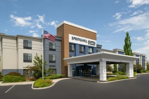 SpringHill Suites Medford - parking