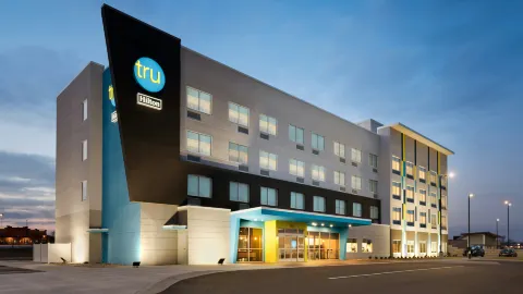 Tru by Hilton Cedar Rapids Westdale in Cedar Rapids