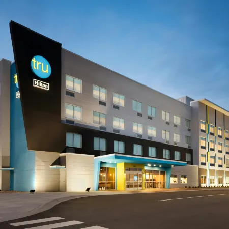 Tru by Hilton Cedar Rapids Westdale