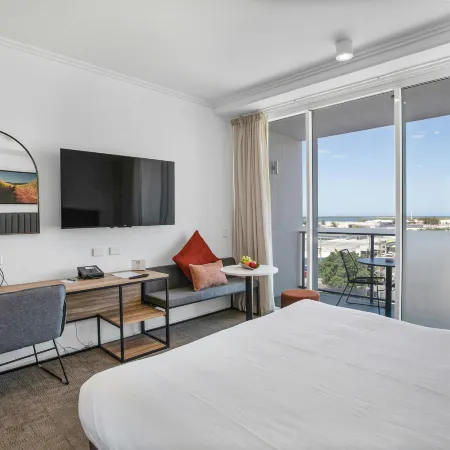 Quest Mackay on Gordon