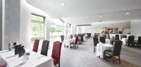St James Hotel - parking