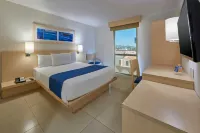 City Express by Marriott Manzanillo - parking