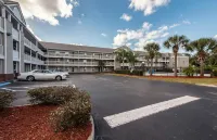 HomeTowne Studios Orlando South - موتيلات