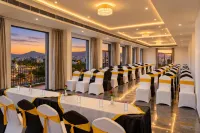 7 Rays Hotel - 4-Star