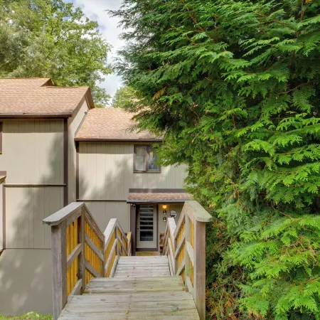 Steps to Sugar Mountain! Condo w/ Furnished Deck
