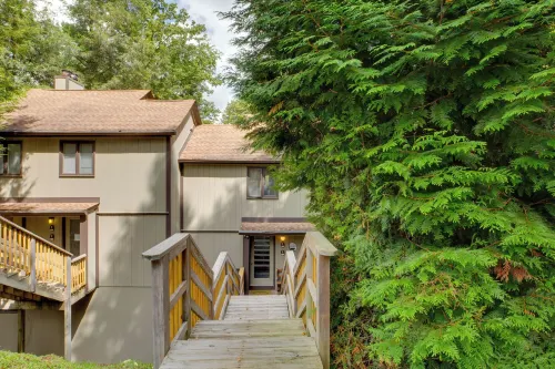 Steps to Sugar Mountain! Condo w/ Furnished Deck - parking