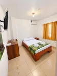 Hostal El Pinzón - Hostels
