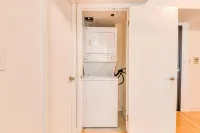 StayToronto - Eaton Centre Escape - 3-Star