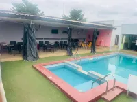 Eleventh House Hotel & Suites - piscine