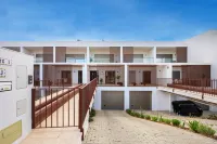Morada do Sol Alvor | AC, Private Pool   Garden - Apartments