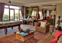 Wilderness Manor - بار