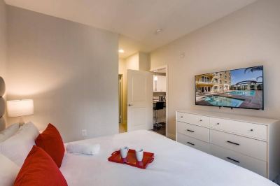 Other #1 Location - Fast Wifi - Work Area - 2Br/2.5 Bath - Free Parking (FV1) Photo